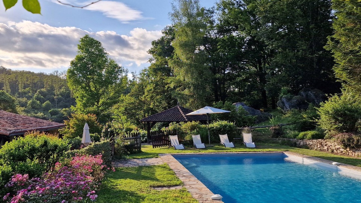 Perigord Nontronnais House | Peaceful country house with swimming pool surrounded by forest