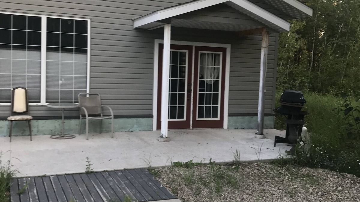 Nipawin House | Peaceful Country Living
