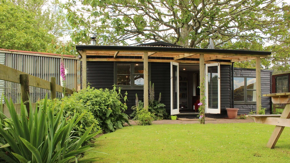 Ngakuru Cottage | Peaceful Country Retreat - 10 mins from thermal hot pools