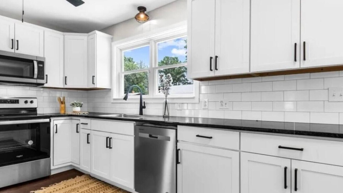 Valdese House | Peaceful, Cozy and Convenient