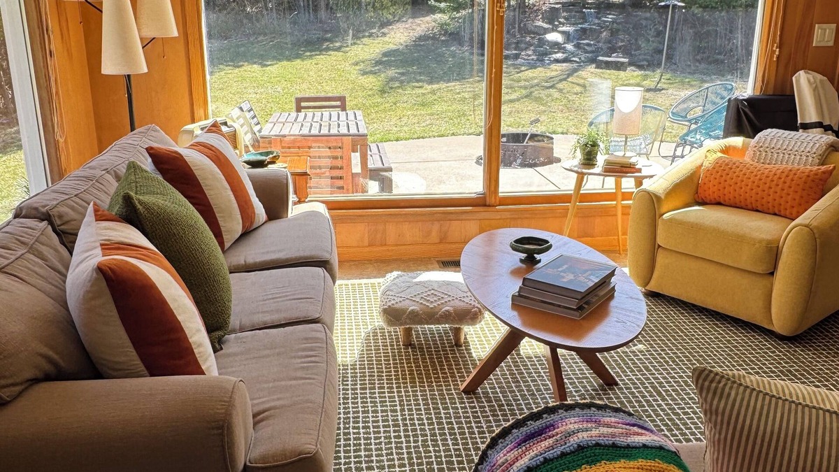 Fish Creek House | Peaceful, Cozy, Clean, Fun Mid-Century Stay! Backyard Oasis Waterfall, Fireplace