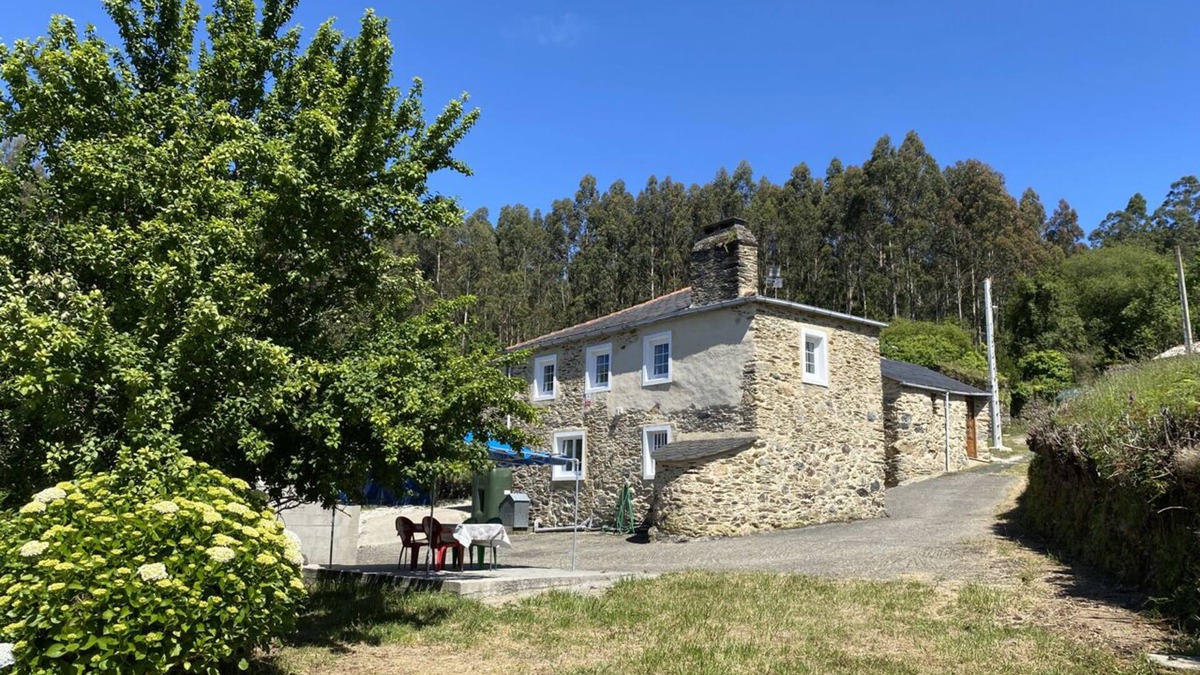 Ortigueira House | Peaceful, cozy, totally private cottage close to beaches and town.