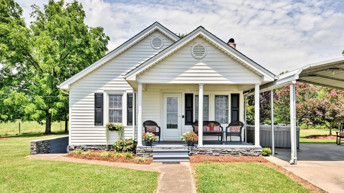 Elkin House | Peaceful Elkin Vacation Rental ~ 17 Mi to Mt Airy!