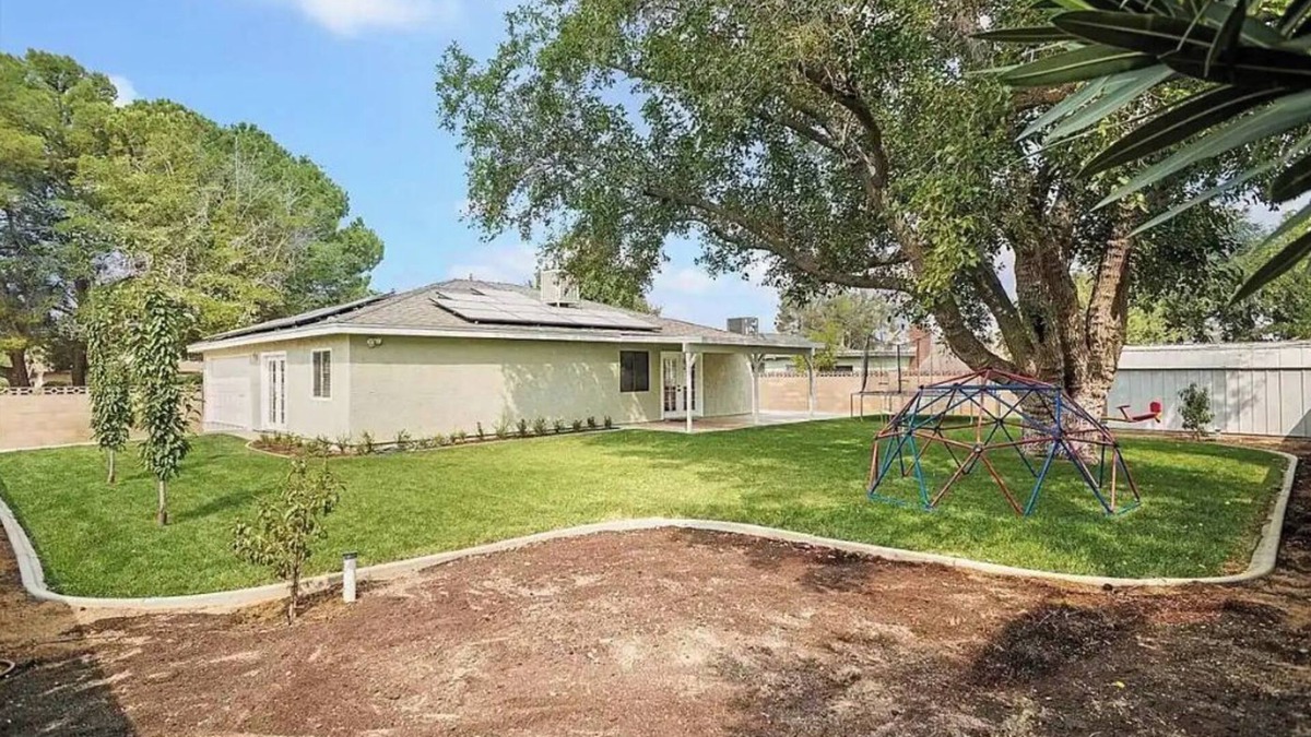 Lancaster House | Peaceful Entire Studio with Full Bath/Kitchenette