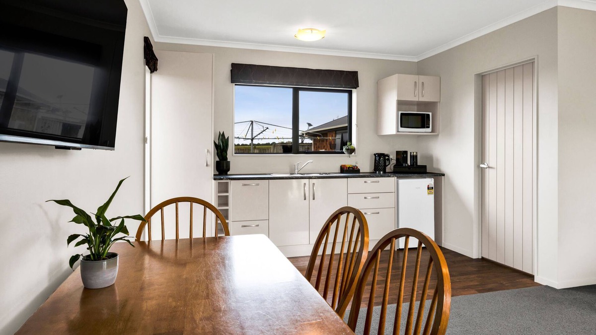 Ohangai Bed & Breakfast | Peaceful Escape in Manutahi – Pet Friendly & Continental breakfast provided