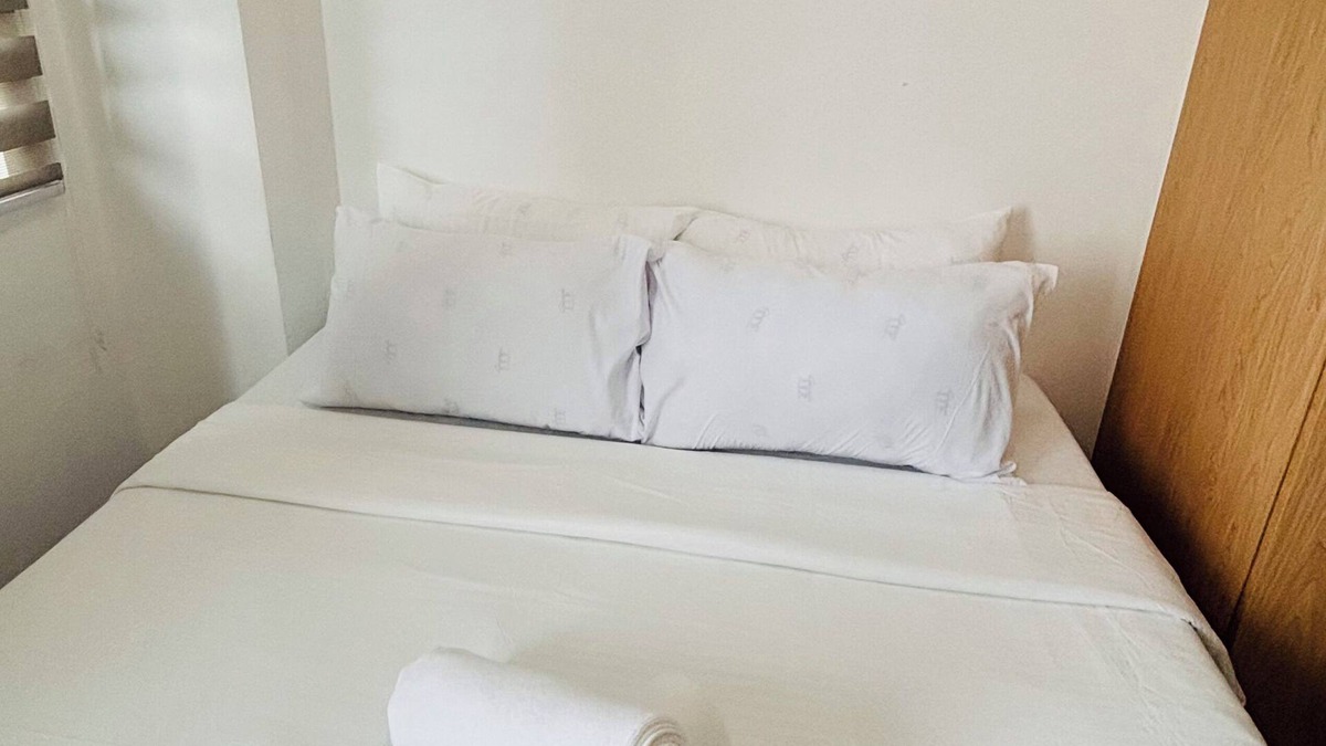 Iloilo Condo | Peaceful Escape with City Convenience