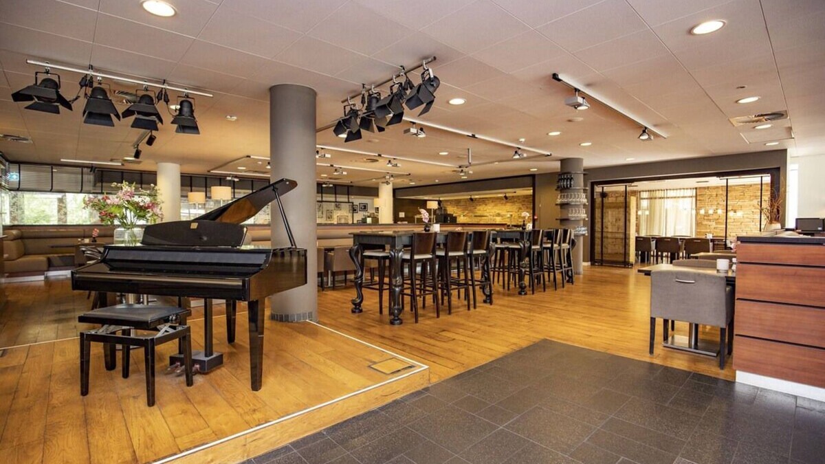 Zon en Schild Hotel | Peaceful Escape with Free Parking, Private Garden & Hiking Nearby