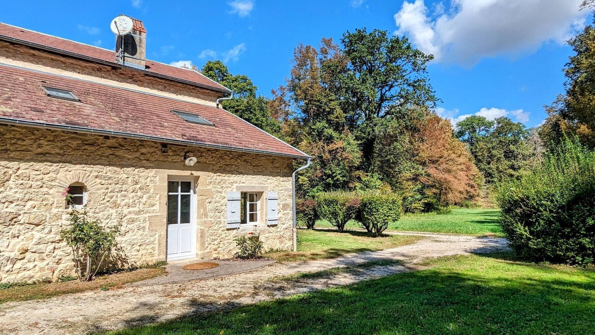 Saint-Loup-Nantouard Cottage | Peaceful Forest House with Pool and Pets Allowed