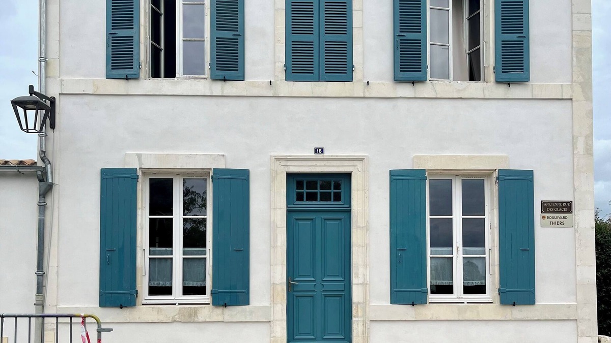 Le Chateau-d'Oleron Villa | Peaceful family home with sea view, in the heart of the village, on the ramparts