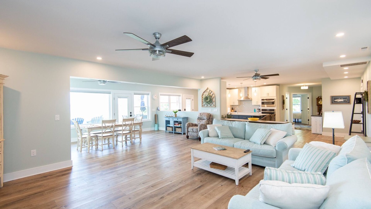 Cambridge House | Peaceful family get away with in ground pool and close to town