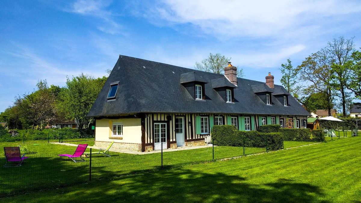 Ocqueville House | Peaceful farmhouse - Typical Normandy farm (clos-masure) near the sea