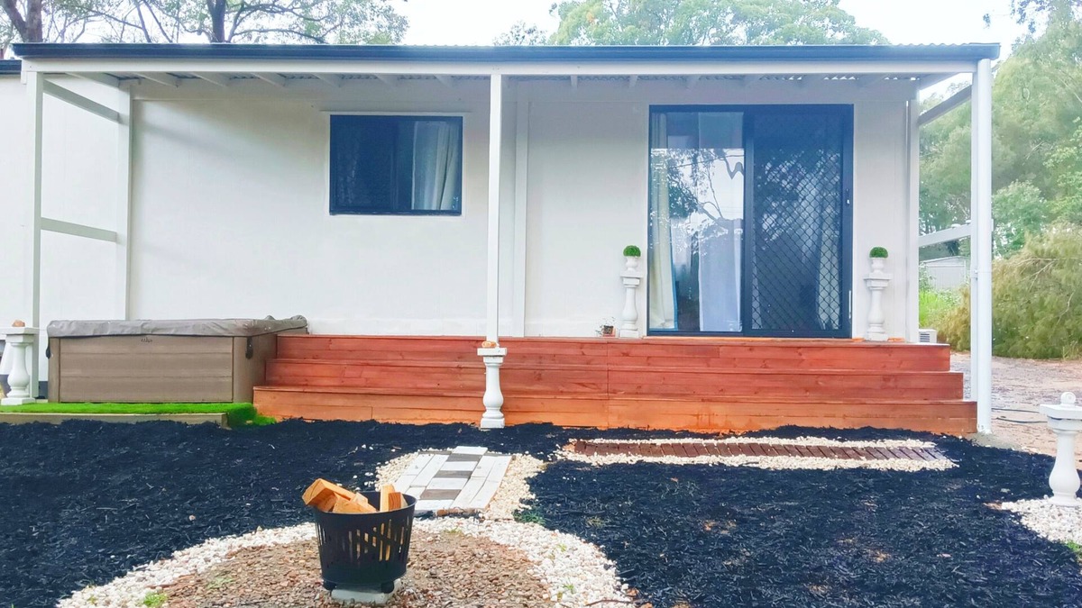 Brisbane Waterfront House | Peaceful Forest Retreat + Hot tub