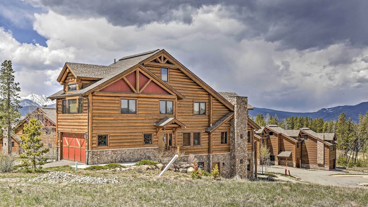 Fraser Condo | Peaceful Fraser Condo w/Patio - by Hiking Trails!