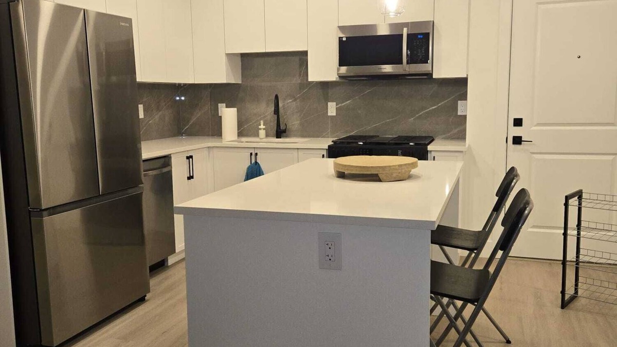 Surrey Apartment | Peaceful Full Space in the City with Creek & Forest Views, Near Beach & Highways
