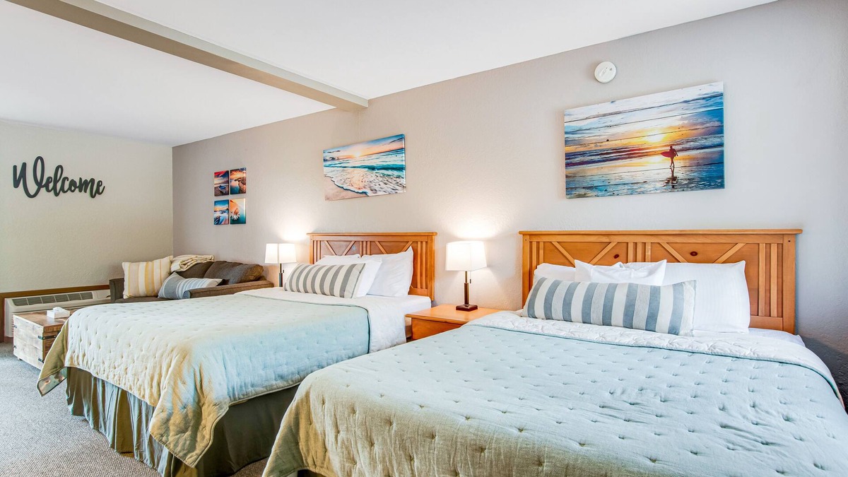 Wisconsin Dells Condo | Peaceful gem with golf course - near Noah’s Ark & Mt. Olympus