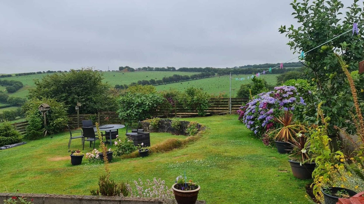 Dalton-in-Furness Bed & Breakfast | Peaceful getaway to the lakes - 40 min from windermere