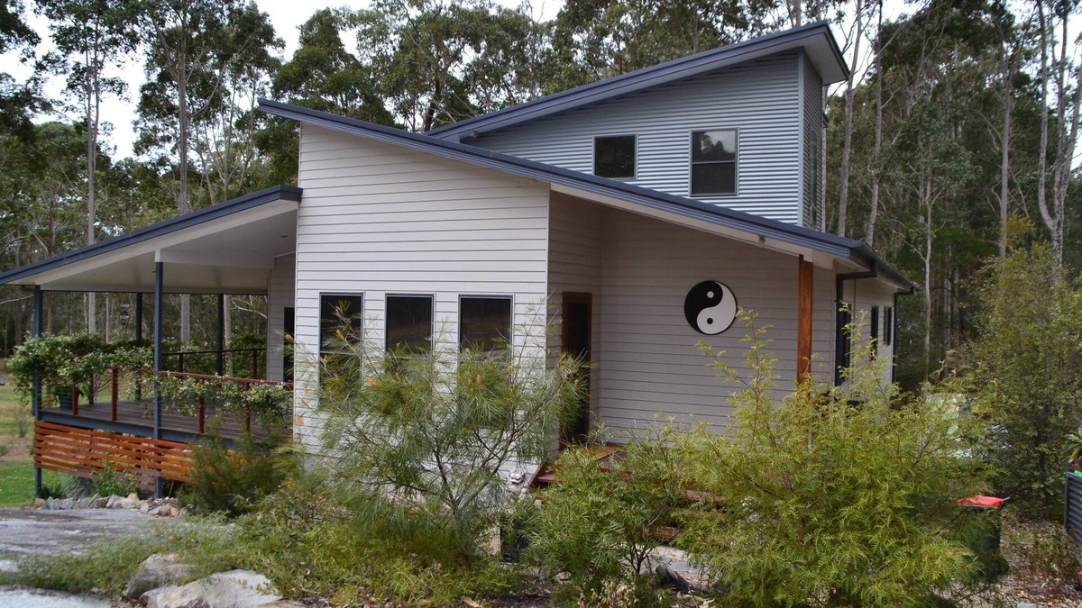 Moruya Heads Bed & Breakfast | PEACEFUL GETAWAY AMONGST THE BUSH, NEAR THE RIVER AND OCEAN, ENTIRE GUEST SUITE.
