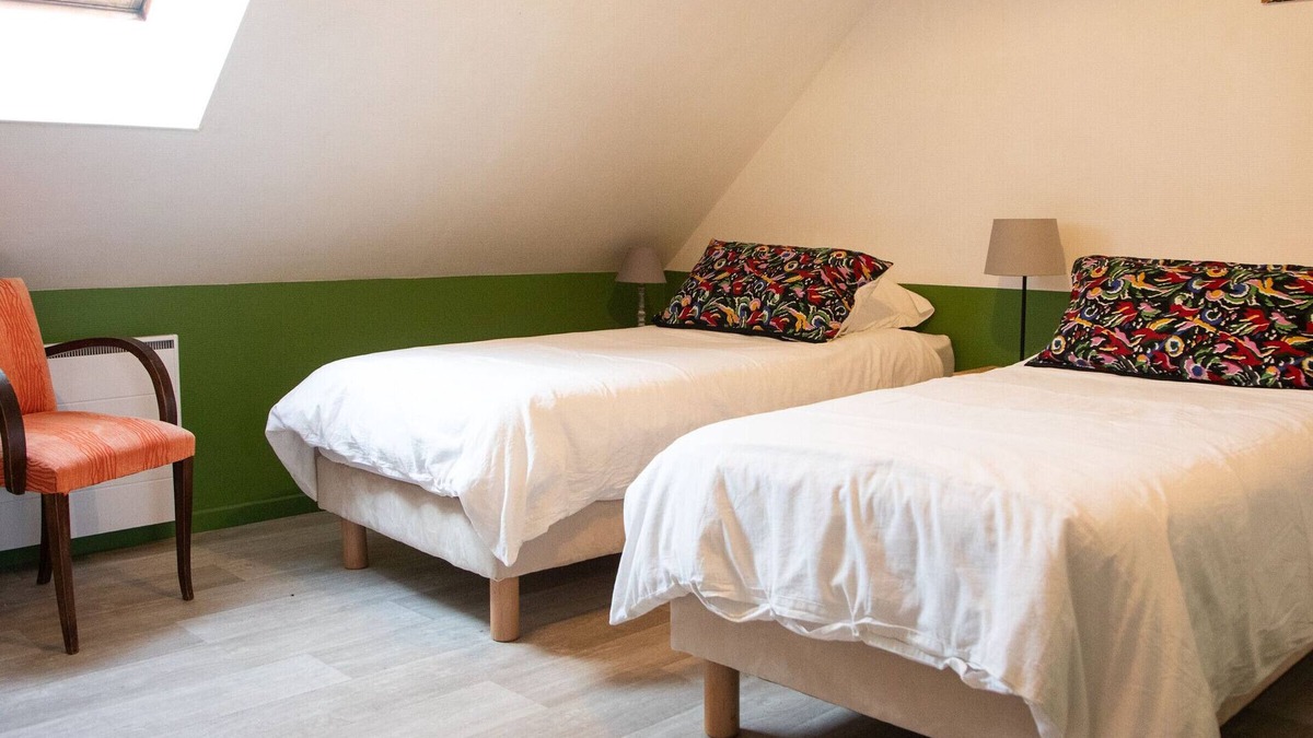 Mareil-sur-Loir Cottage | Peaceful Gîte for 6 near La Flèche Zoo with Garden, BBQ, and WiFi