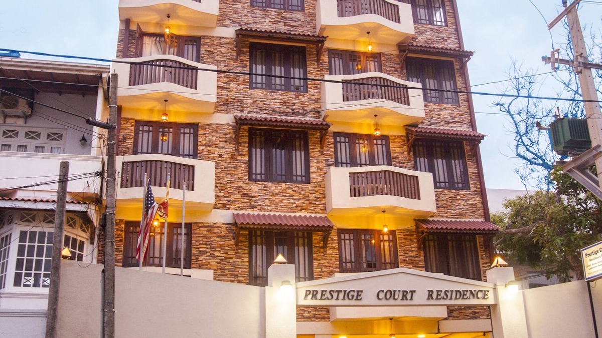 Mount Lavinia Condo | Peaceful Harmonious Condo Equipped Kitchen Two Bath Three Bedrooms Aircondition