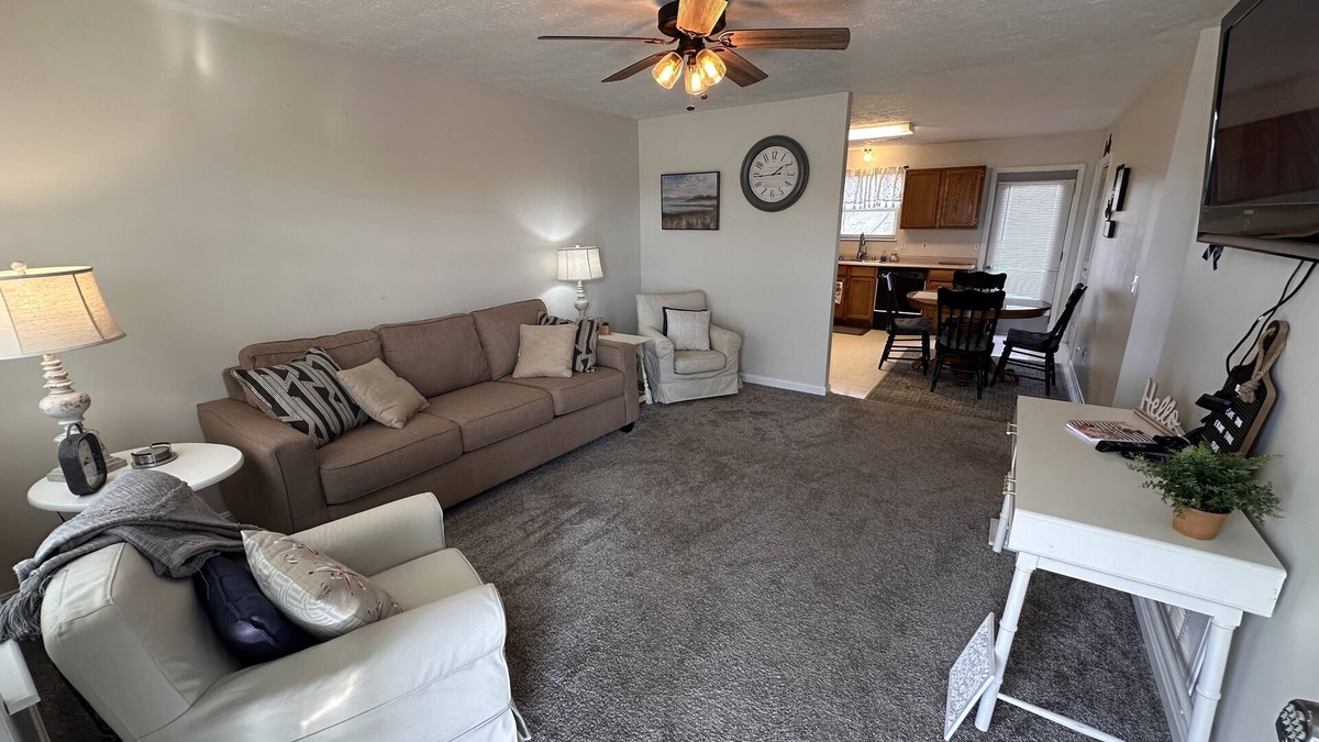 Dry Ridge Condo | Peaceful Haven 2BR/1BA Condo - Mins from The Ark Encounter & The Creation Museum