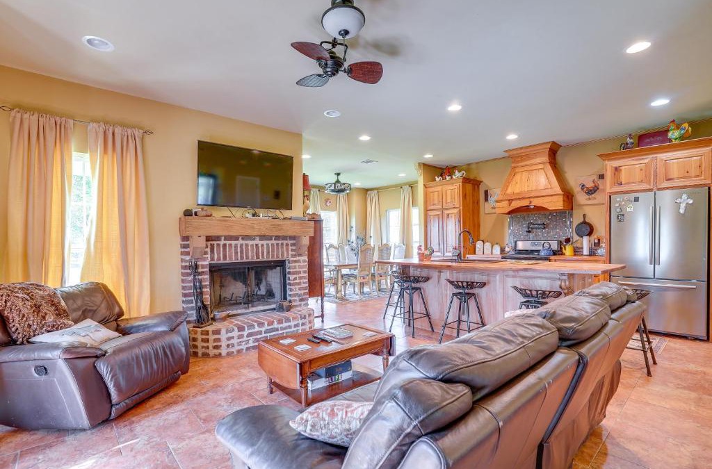 Claiborne Parish House | Peaceful Haynesville Vacation Rental with Yard!