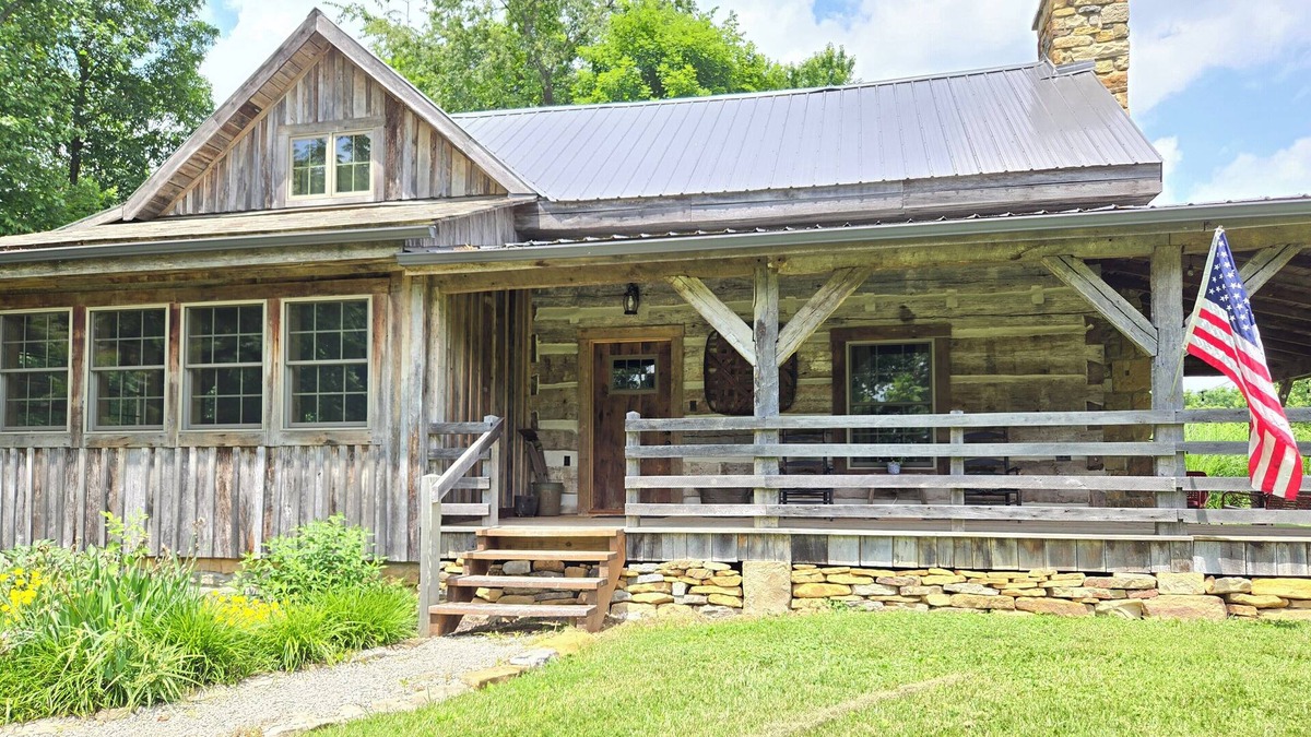 Lynx Cabin | Peaceful historic log cabin getaway on 40 acres - NO cleaning fee!