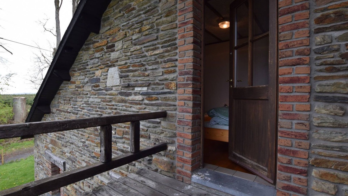 Nadrin House | Peaceful Holiday Home in Houffalize with Fireplace
