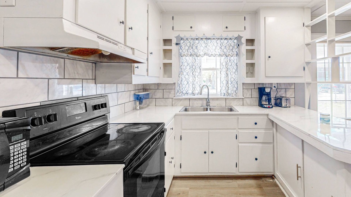 Atlantic House | Peaceful home in downtown Atlantic with patio, grill, streaming, & washer/dryer