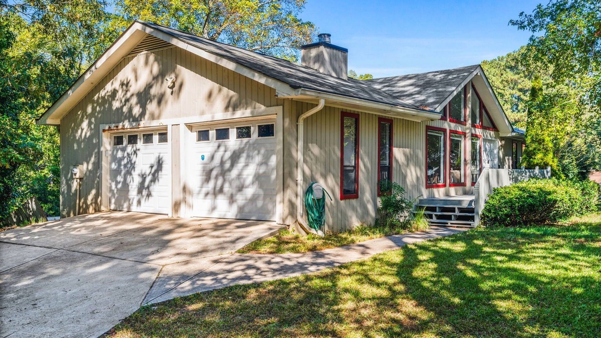 Clarkdale House | Peaceful Home Marietta: Office Space, Pet Friendly