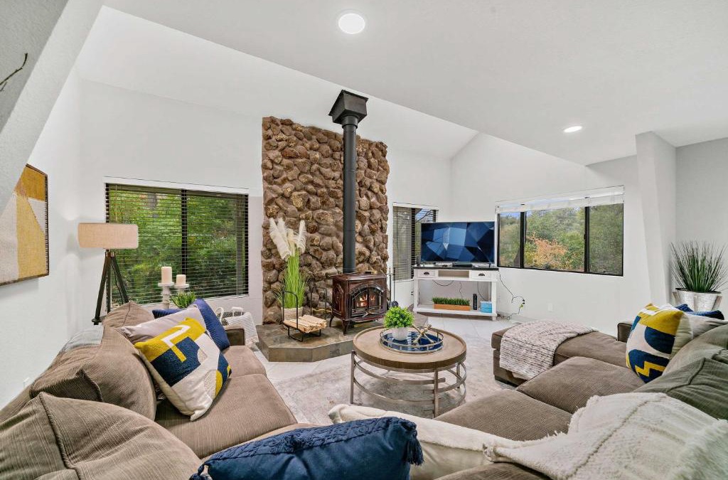 Loomis House | Peaceful Home on Acreage, Walk to Folsom Lake