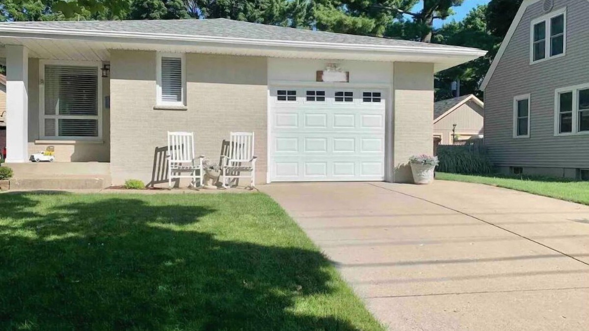 Crystal Lake House | Peaceful Home w/private backyard
