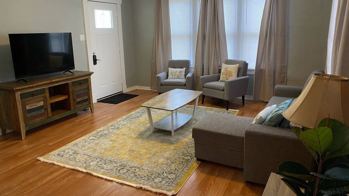 Highland Park House | Peaceful home with an amazing yard near downtown San Antonio. Pet Friendly!