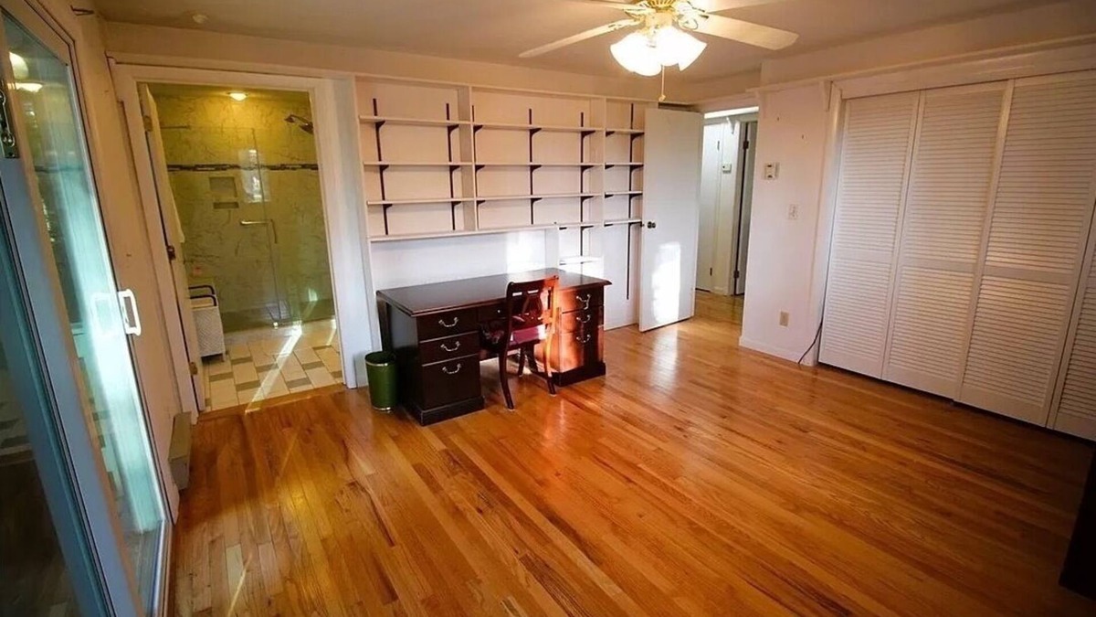 Hamilton House | Peaceful house in Hamilton w/gorgeous wooded backyard & creek -family friendly!