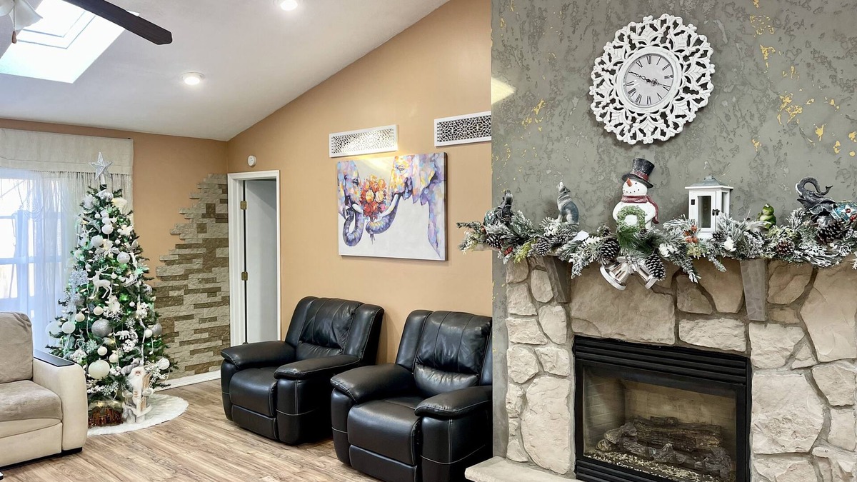 Tunkhannock Township House | Peaceful house with hot tub, private swimming pool, etc.