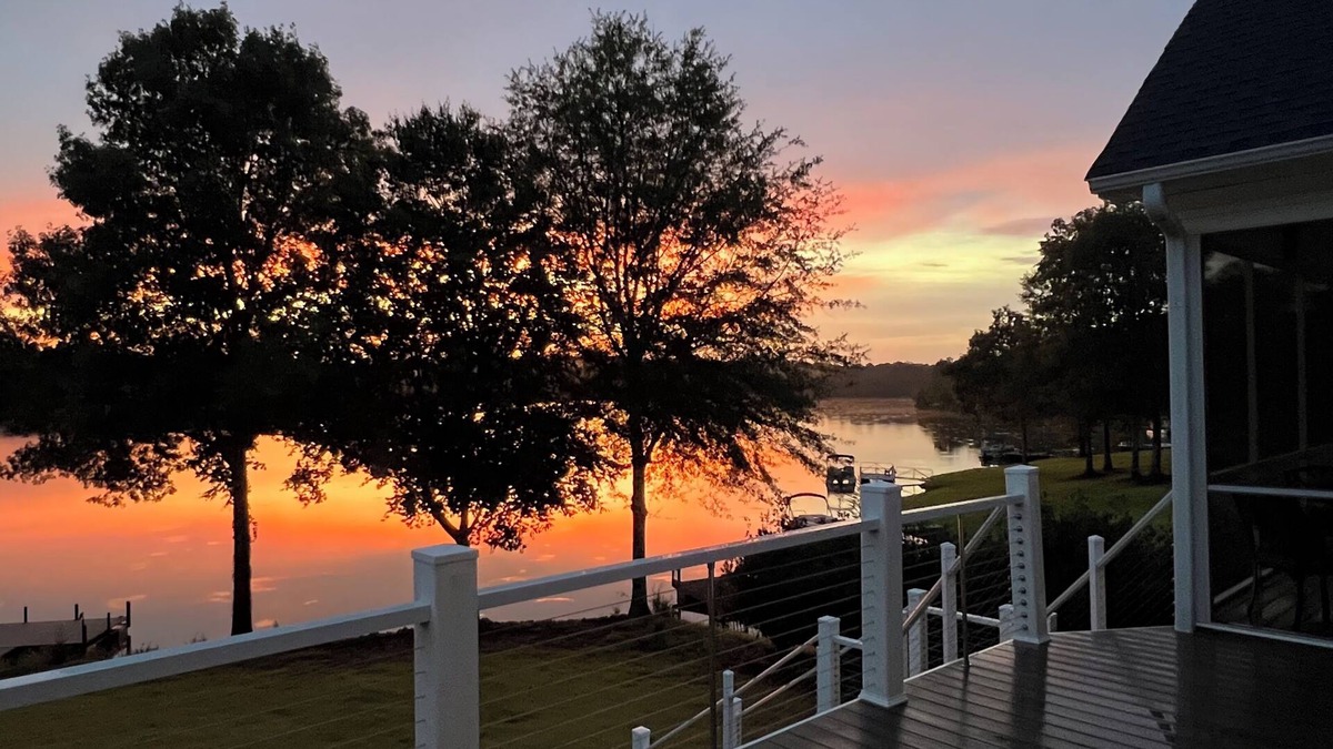 Laurens House | Peaceful Lake House with 2 Master Suites Only 15min from Fountain Inn or Laurens