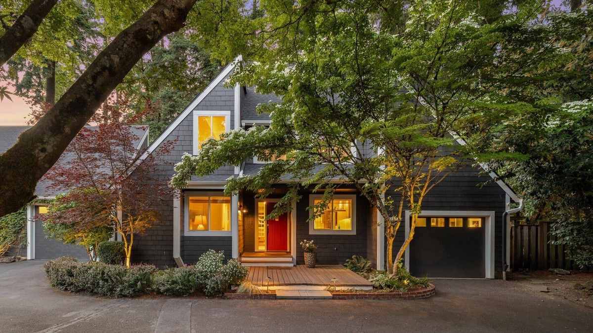 Lake Grove House | Peaceful Lake Oswego Retreat w/Hot Tub & Firepit!