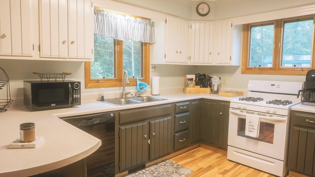 Liberty House | Peaceful Lake Retreat On An Island You Can Drive Onto!