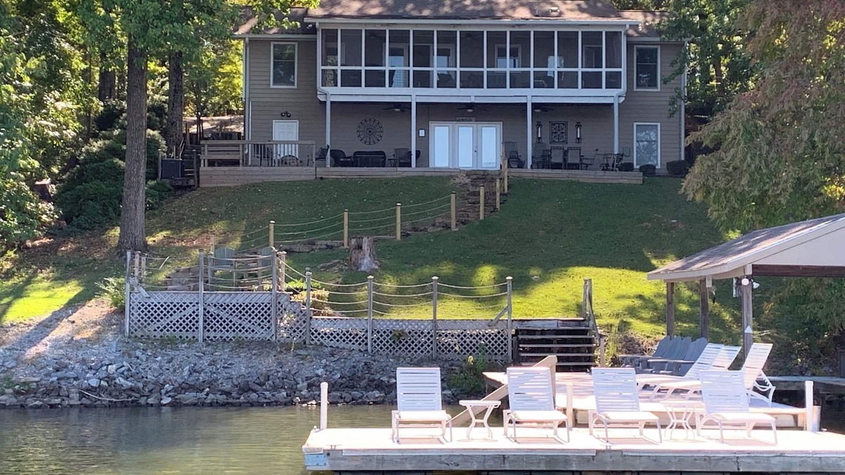 Alexander City House | Peaceful Lakefront, Spectacular View, Spacious 2 Level, 30 Min from Auburn