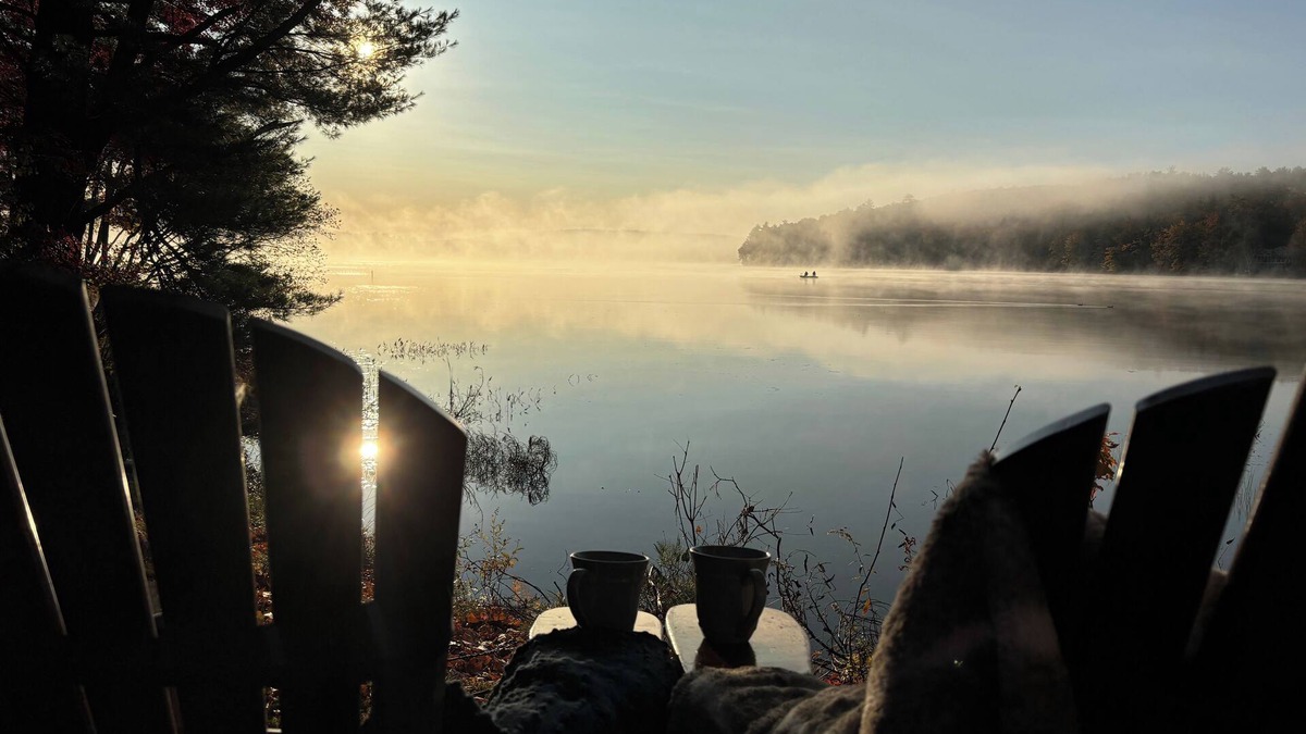 Mirror Lake House | Peaceful Lakefront 2-bedroom Home For Beautiful and Relaxing Getaway