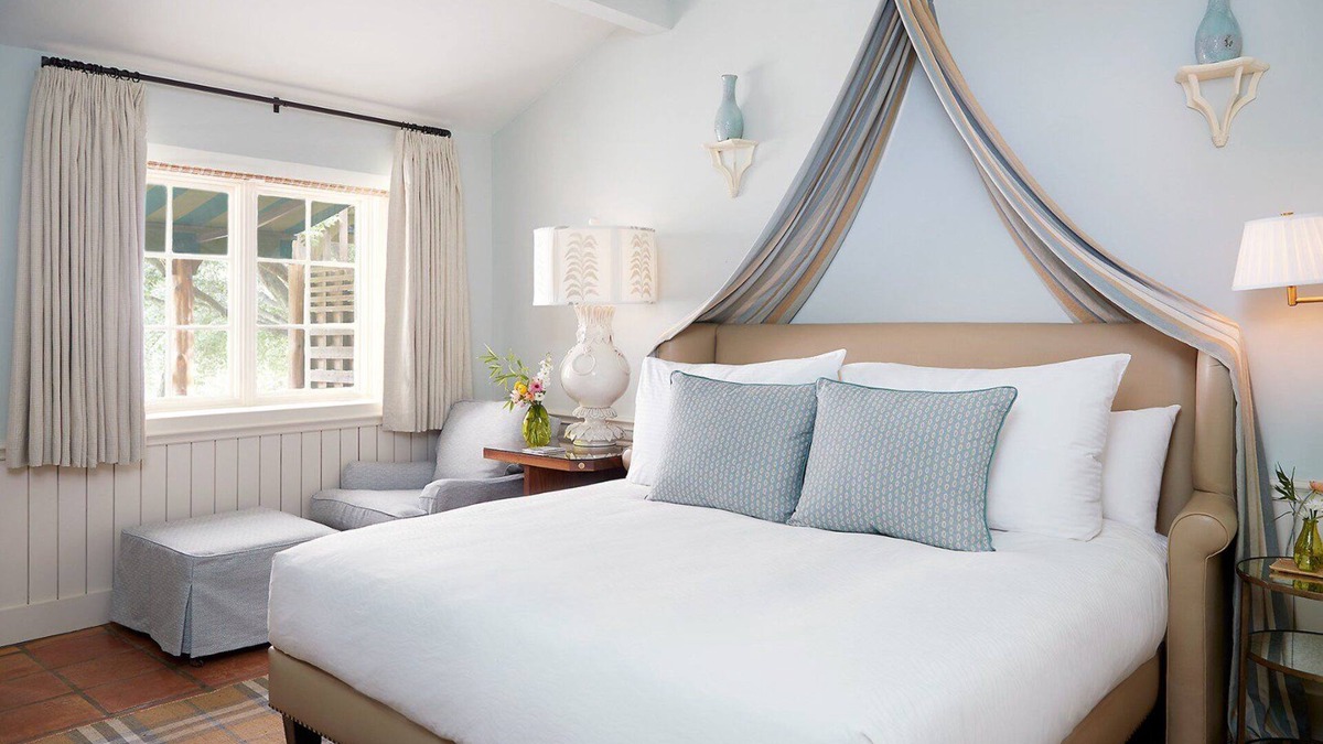 Lake Austin Village Hotel | Peaceful Lakefront Escape, Fitness Classes, Pools & Sauna