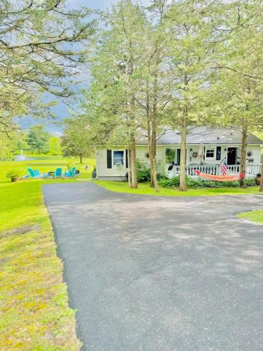 Athens House | Peaceful Lakefront Getaway Upstate Escape