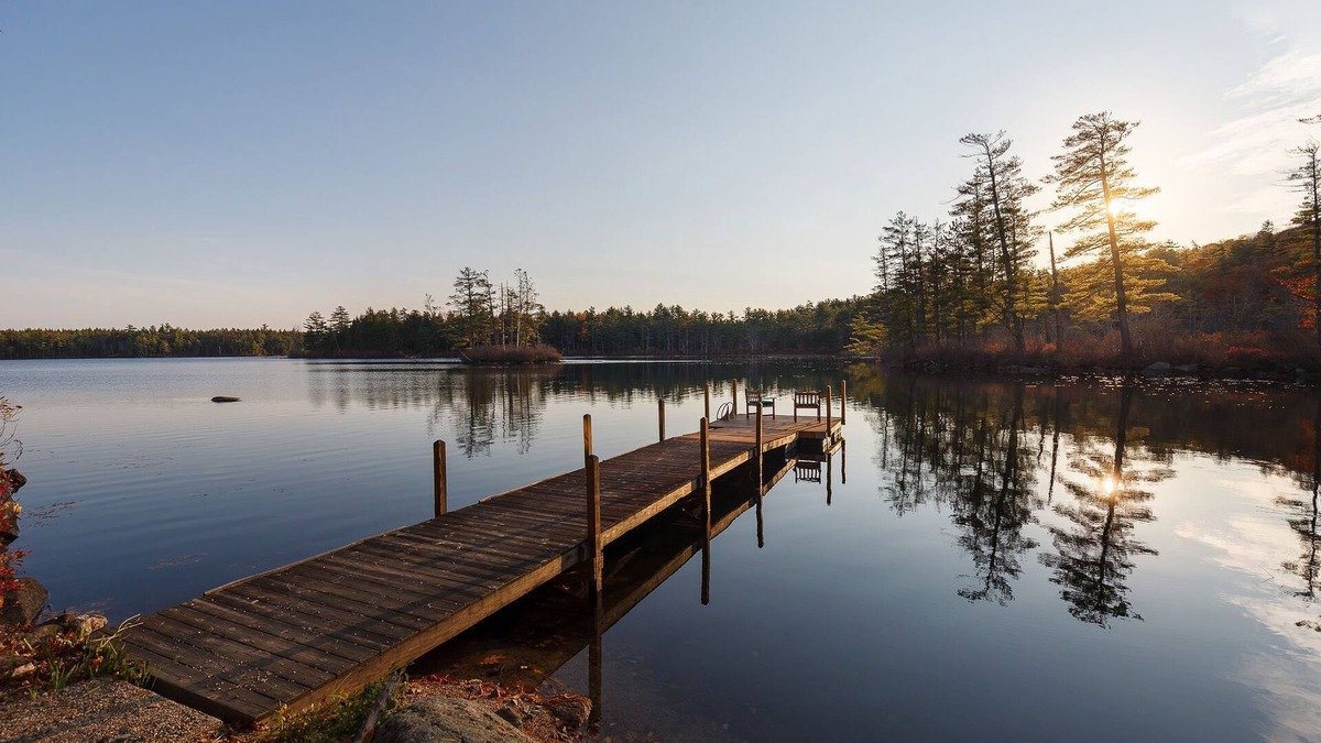 Sandwich House | Peaceful Lakefront Home