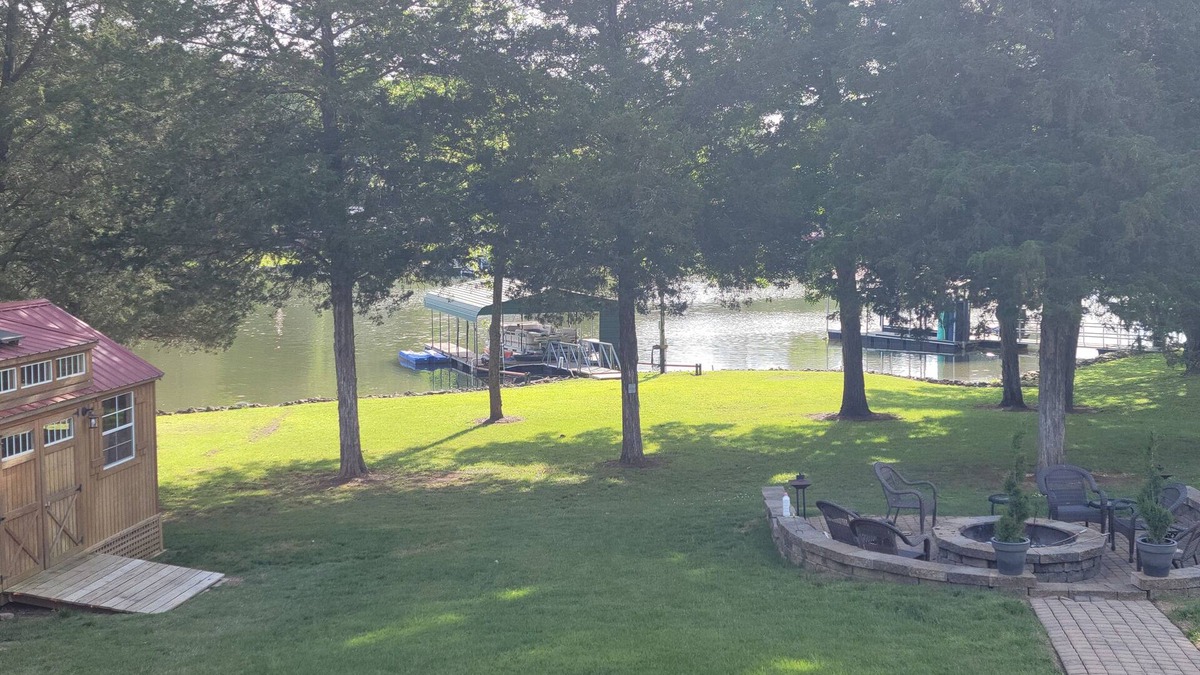 Lebanon House | Peaceful lakefront home 2BD/2BA with covered dock on Old Hickory Lake
