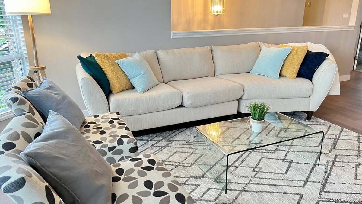 Maple Ridge House | Peaceful Large Modern Home 3 BRD 2 Bath + Kitchen