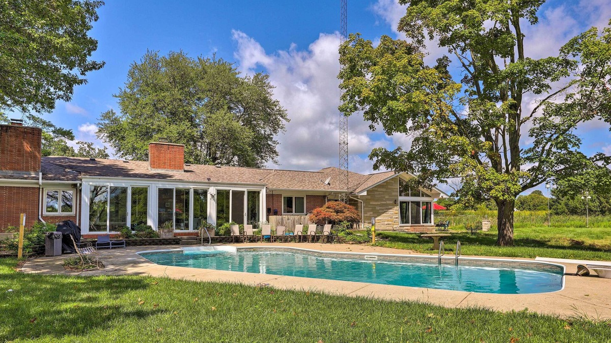Lebanon House | Peaceful Lebanon Farmhouse/Ranch w/Pool!