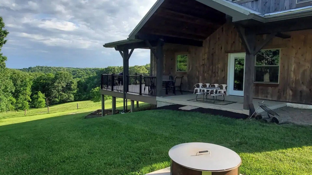 Dundee House | Peaceful Meadowsnn