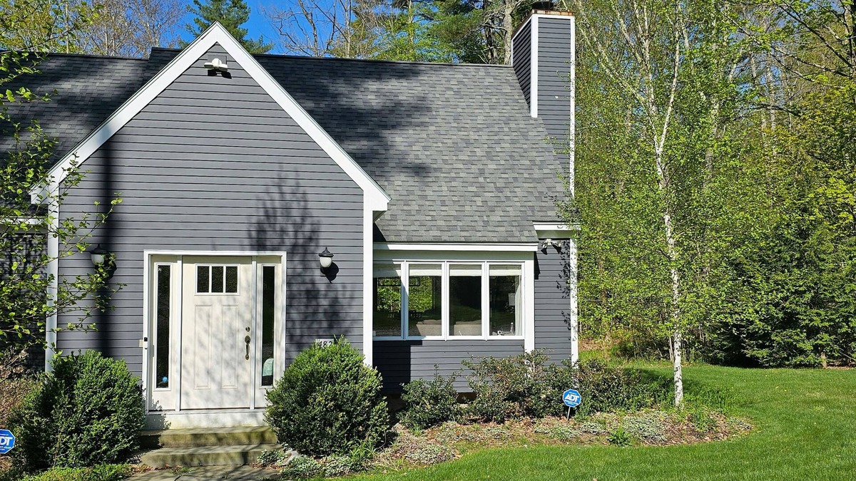Jamaica House | Peaceful mountain home near skiing, hiking, mtn biking & more