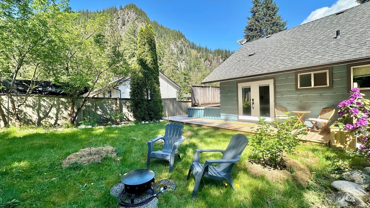 Hope House | Peaceful mountainview suite surrounded by forest and gardens.