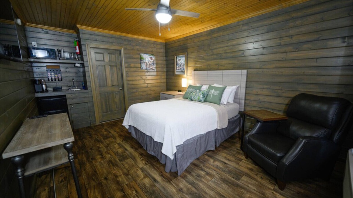 Lake Village Condo | Peaceful Orchard Getaway! High-Speed Internet!