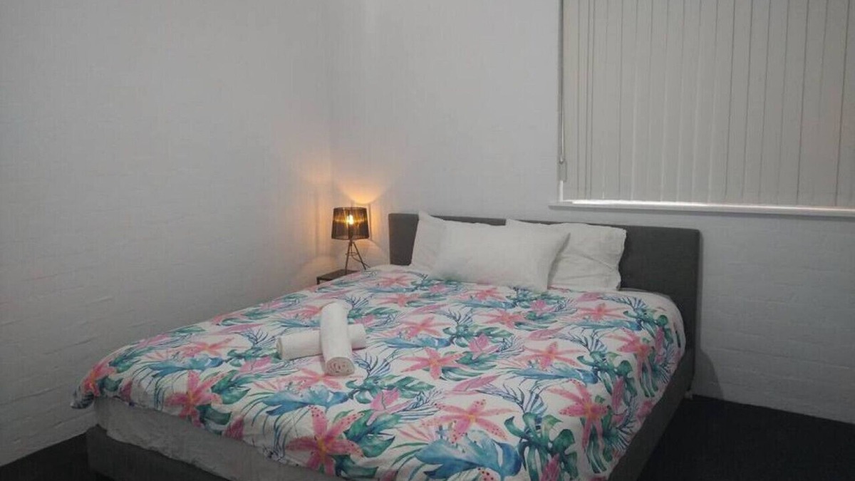 Phillip Apartment | Peaceful Outlook, nr Canberra Hospital @Woden